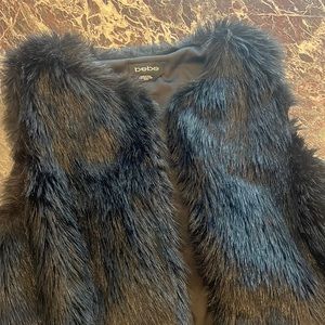 Bebe faux fur vest size xs